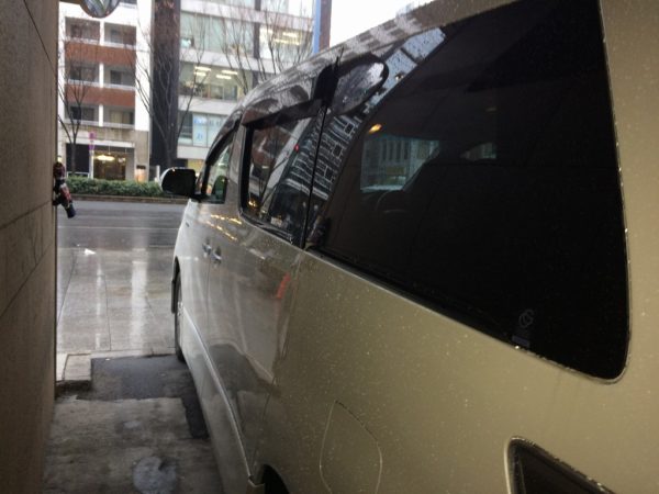 神戸市　トヨタベルファイヤ　リアバンパーキズ修理